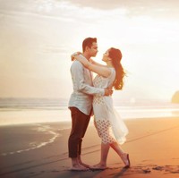 Raffi Ahmad dan Nagita Slavina melakukan pemotretan prewedding di Bali. Keduanya berpose romantis mulai dari di kawasan Museum Blanco hingga pantai di Bali. Foto: Dok. Instagram
