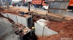 Demi Truk Sampah DKI, Drainase dan Jalan di Jati Asih Diperbaiki