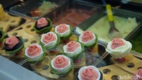 Ada juga ice cream berbentuk bunga ini yang bercampur yogurt. Harganya 6.000 won (Rp 78.000). Foto: Ardhi Suryadhi