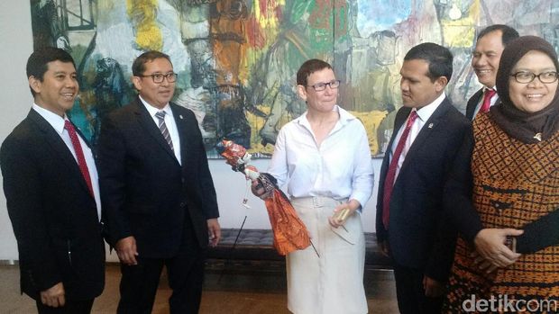 Relawan TUMO dari Sydney, jauh-jauh mengajar gratis ke Armenia karena dia keturnan Armenia