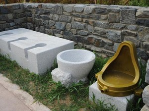Lagi Viral Toilet Tanpa Sekat, Yuk Intip Museum Toilet