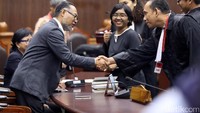 Bambang Widjojanto dihadirkan oleh pihak penggugat yaitu Indonesia Corruption Watch (ICW).