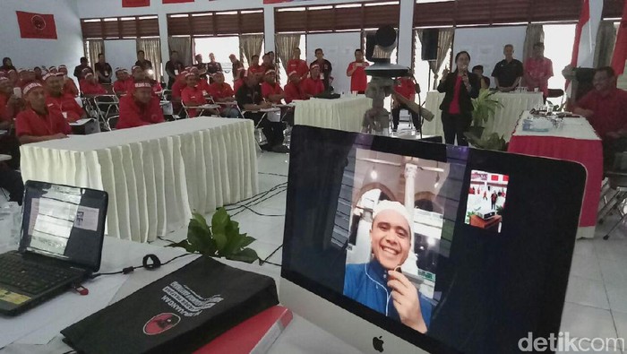 Sapa Kader PDIP dari Mekah, Ini yang Disampaikan Bupati Anas