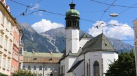 Kota Innsbruck di Austria telah memproduksi bel sejak abad ke-15. Dari kota ini, tak terhitung berapa banyak bel yang telah dibuat dan didistribusikan ke berbagai penjuru dunia (Mike MacEacheran/BBC)