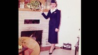 Potret Bette muda saat tahun 1958. Kala itu Bette masih mengenakan seragam pramugari maskapai Eastern Airlines yang didominasi warna biru (CNN)
