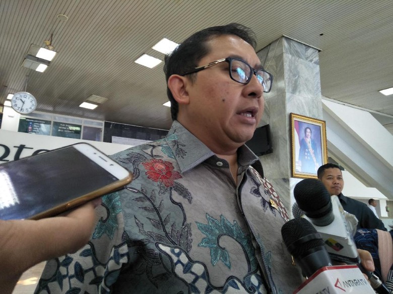 Fadli Zon Bantah Intervensi KPK soal Surat Tunda Periksa Novanto Fadli Zon Bantah Intervensi KPK soal Surat Tunda Periksa Novanto