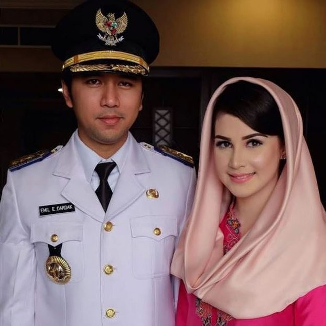 Aktris Arumi Bachsin menikah dengan Bupati Trenggalek Emil Dardak. Foto: Instagram