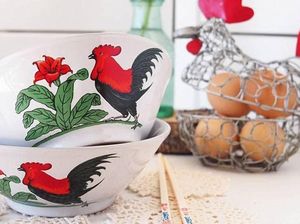 Produsen Beri Peringatan Mangkuk Ayam Jago dan Beefsteak Sebesar Kepala Manusia