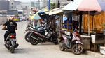 Jalan Inspeksi yang Jadi Kumuh