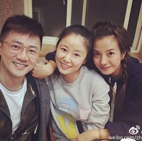 Meski tampil tanpa makeup, Ruby Lin tetap terlihat cantik. Ini adalah foto saat dirinya bertemu dengan para pemain Putri Huan Zhu lainnya yaitu Vicky Zhao dan Alec Su.Foto: Instagram