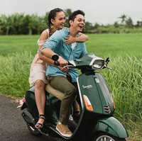 Bintang sinetron Andrew Andika dan Tengku Dewi Putri menikah pada 8 April 2017. Sebelumnya keduanya melakukan sesi foto prewedding nan romantis di Bali. Foto: Dok. Instagram