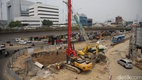 Penampakan terkini proyek pembangunan Underpass Matraman, Jakarta, Selasa (5/9/2017).