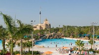 Aquatica, waterpark keren ini berada di Orlando, Florida. Waterpark yang memiliki dua kolam ombak ini terkenal dengan pantai buatannya yang ditutupi 1.360 ton pasir putih. Serta waterpark ini memiliki kebun yang ditumbuhi 250 spesies semak, rerumputan, dan tanaman merambat (dok Aquatica)