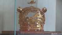 Replika mahkota Sultan Siak yang berlapis emas dan bertahta berlian (Fitraya/detikTravel)
