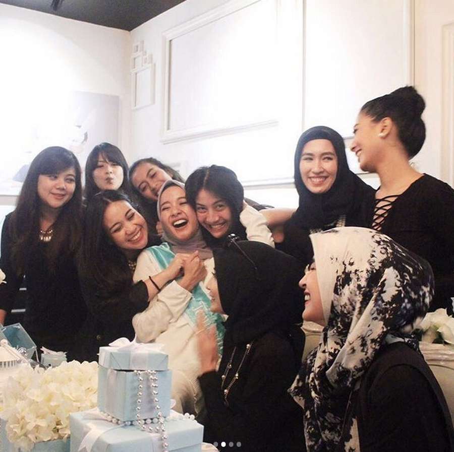 Keseruan Bridal Shower Laudya Cynthia Bella