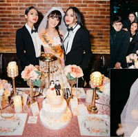 Sheza Idris yang menikah pada 12 Agustus 2017 kemarin mendapatkan kejutan bridal shower seru dari para sahabatnya seperti Ririn Ekawati dan Rini Yulianti. Dalam pesta tersebut, para sahabat Sheza berdandan memakai jas hitam dan dasi kupu-kupu, sementara dia berdandan layaknya pengantin. Yang lucu, di akhir acara Sheza didandani menjadi badut. Foto: Dok. Instagram