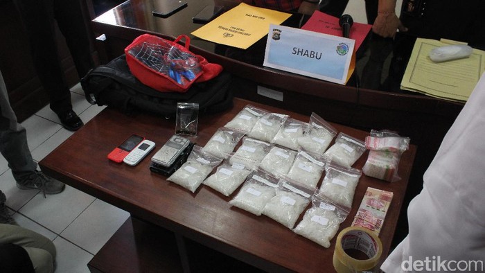 Polda Bali Tangkap Kurir 1,5 Kg Sabu