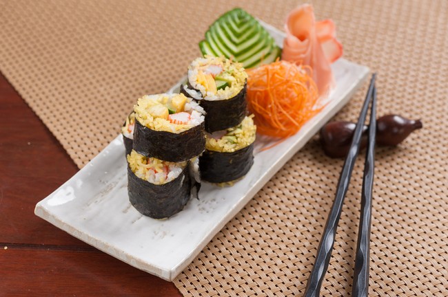 Selain Enak, 6 Topping Sushi Fusion Ini Juga Paling Populer