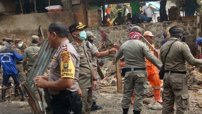 50 Kios Liar di Pasar Mitra Tambora Ditertibkan