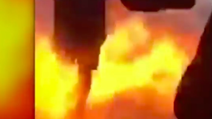 Keluarkan Api Saat Lakukan Burnout, 12 Penonton Terluka