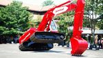 Foto: Keren Lho, Ekskavator Ini Bisa Manuver