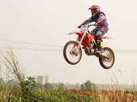 ISO 250, f/4, 1/1250 detik, 70mm