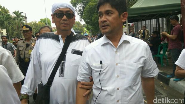 Perwakilan massa temui pihak Kedubes Myanmar.