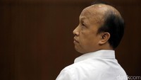 Jawaban Anwar yang mengaku tidak tahu soal duit saweran dipertanyakan jaksa. Sebab Ekatmawati menurut jaksa selalu melaporkan keuangan kepada Anwar Sanusi.