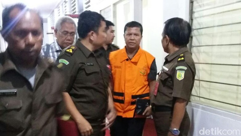 Para Saksi Kompak Kembalikan Uang Korupsi Kab Pelalawan Rp 700 Juta Para Saksi Kompak Kembalikan Uang Korupsi Kab Pelalawan Rp 700 Juta