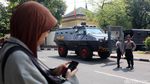 Jelang Demo FPI, Kedubes Myanmar Berkalung Kawat Berduri