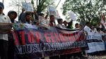 Bela Muslim Rohingya, Pendemo Menyemut di Gedung Sate