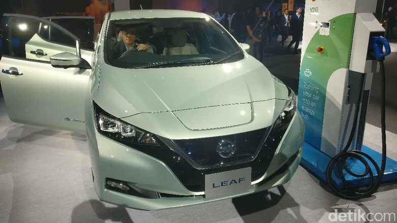Nissan LEAF model terbaru (Foto: Firdaus Anwar) Nissan LEAF model terbaru (Foto: Firdaus Anwar)