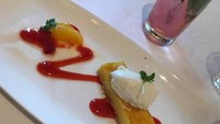 Club 33 adalah satu-satunya restoran di Disneyland yang menyajikan minuman keras. Semua minuman baik minuman beralkohol, koktail atau moktail semua disajikan mewah yang tentunya enak dipadukan dengan cake enak. Foto: Istimewa