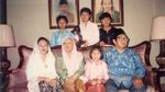 Melihat Kedekatan Gus Dur dengan Putri-putrinya