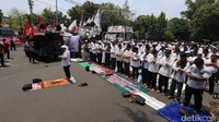 Salat tersebut berlangsung khusyuk.