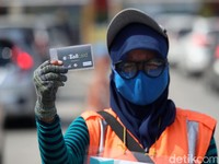 Ingat! Kelamaan di Tol, Uang Elektronik Bisa Hangus