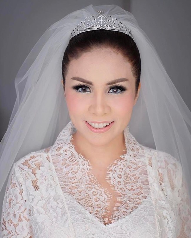 Momo Geisha, makeup artist Adi Adrian. Foto: Instagram