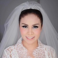 Momo Geisha, makeup artist Adi Adrian. Foto: Instagram