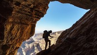 Jauh dari hiruk pikuk kota, Alila Jabal Akhdar menawarkan tempat untuk menyepi yang hanya ditemani oleh alam, udara segar, dan pemandangan menakjubkan