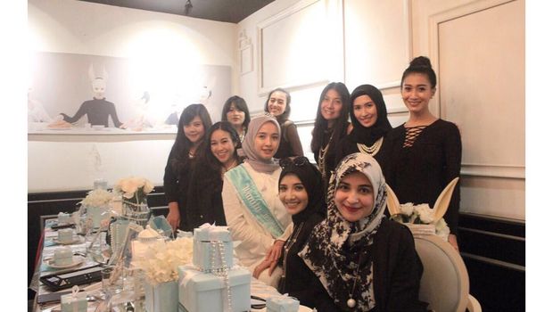 Foto: Gaya Hijab Simpel Laudya Cynthia Bella Saat Bridal Shower