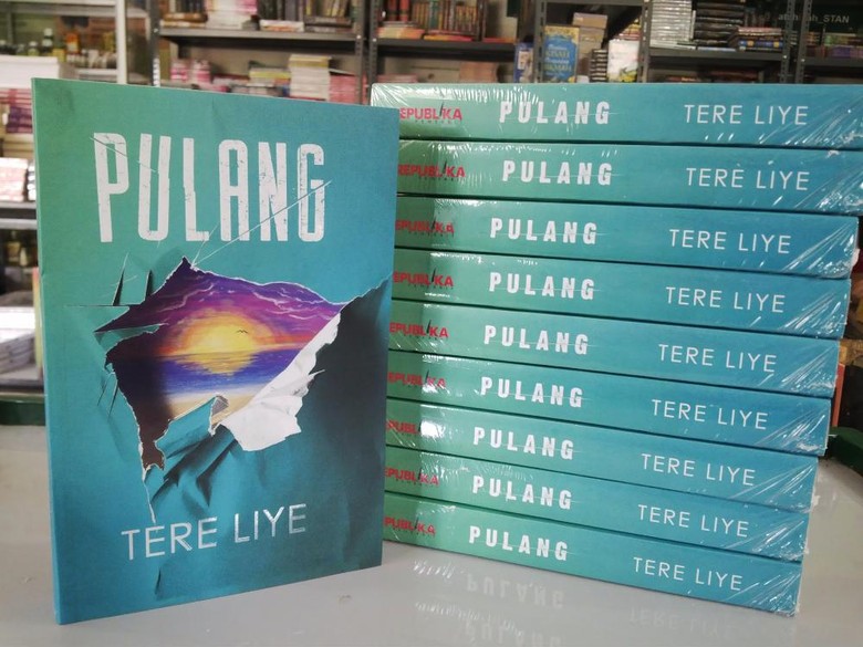 Polemik Tingginya Pajak Penulis, Tere Liye Tetap Terbitkan Buku Lewat Medsos Polemik Tingginya Pajak Penulis, Tere Liye Tetap Terbitkan Buku Lewat Medsos