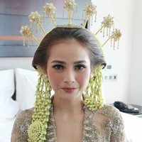 Acha Septriasa, makeup artist Mia. Foto: Instagram