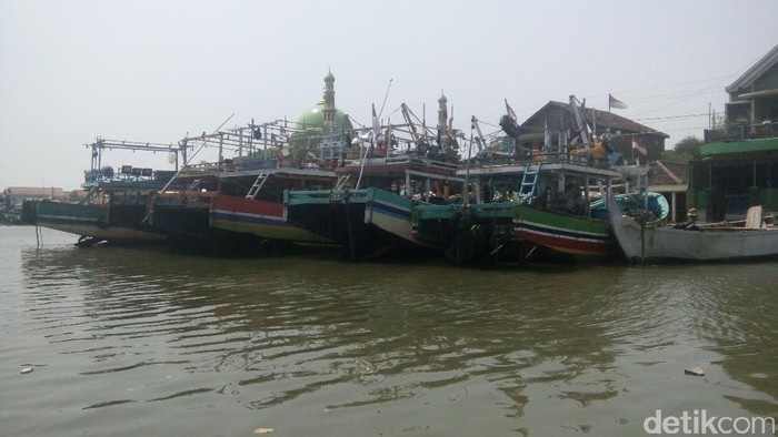 Cuaca Ekstrem, Nelayan Demak Pilih Sandarkan Perahu