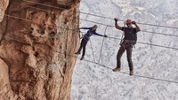 Selain itu, resort ini dikelilingi pula oleh dusun-dusun kecil yang sudah tua dan lekat dengan kearifan lokal. Lokasinya juga sempurna merupakan surga bagi wisatawan petualang dan pecinta alam, bukan? (Dok. CNN Travel)