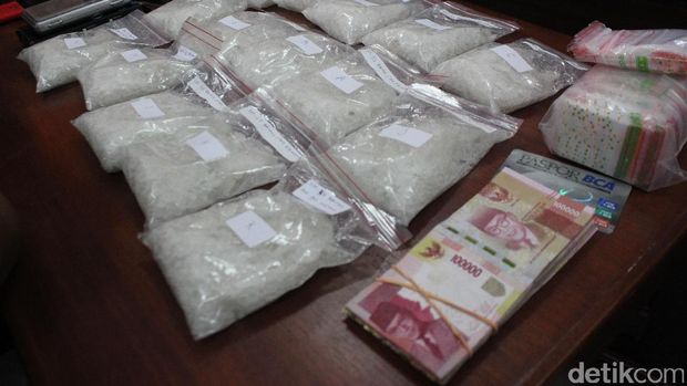Polda Bali Tangkap Kurir Sabu 1,5 Kg Dari Surabaya