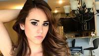 Yanet pun beberapa kali masuk dalam majalah pria dewasa. (Dok. Instagram/iamyanetgarcia)