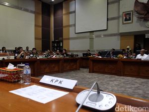 Rapat Komisi III DPR dengan KPK Diisi Personel Pansus Angket