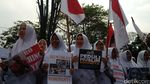 Bela Muslim Rohingya, Pendemo Menyemut di Gedung Sate