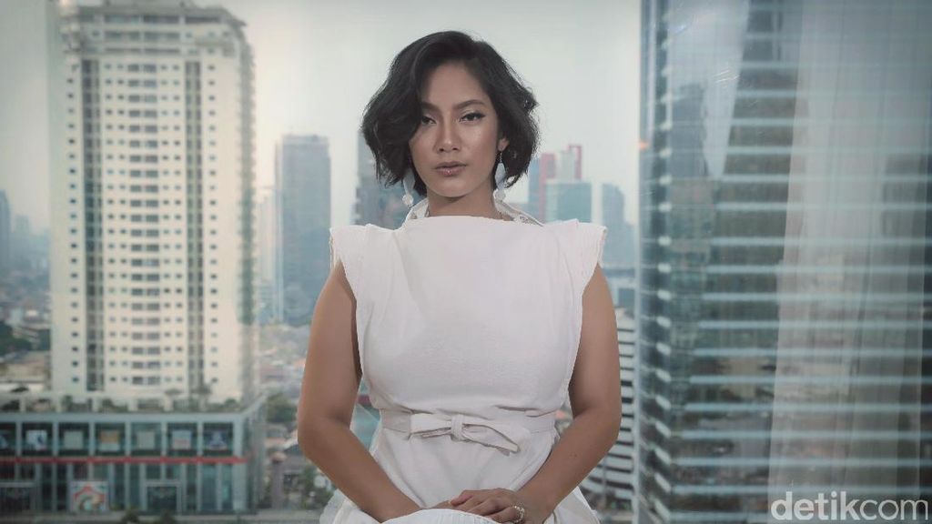 Sejak Kecil Tara Basro Dikenal Banci Tampil di Keluarga