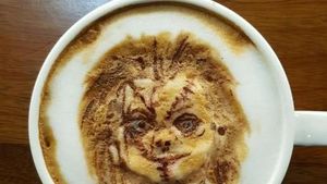 Hiii... Ada Latte Art Bentuk Boneka Chucky hingga Sadako!